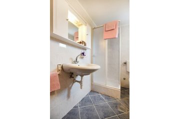 Chorwacja Privát Sveti Filip i Jakov, Zewnątrz